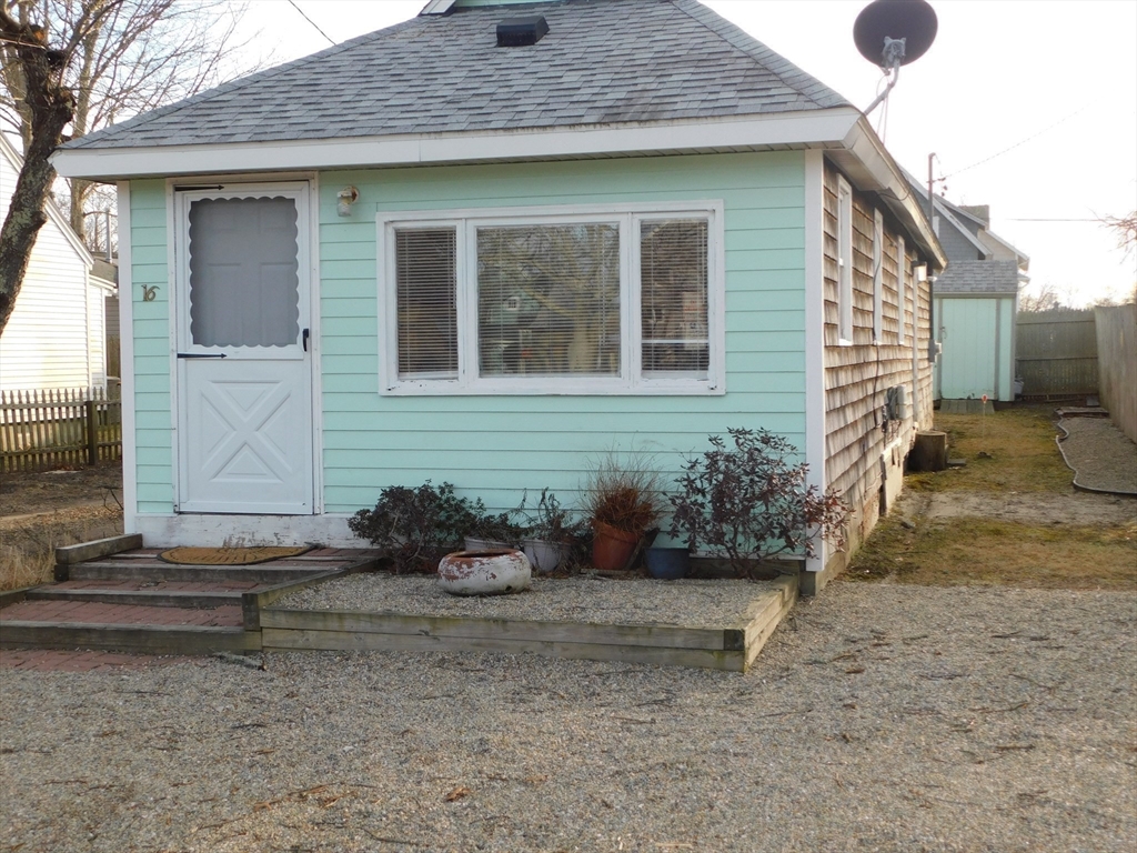 16 Thirteenth St, Wareham