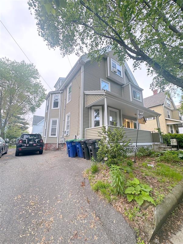 10 Rogers Ave, Powder House Square