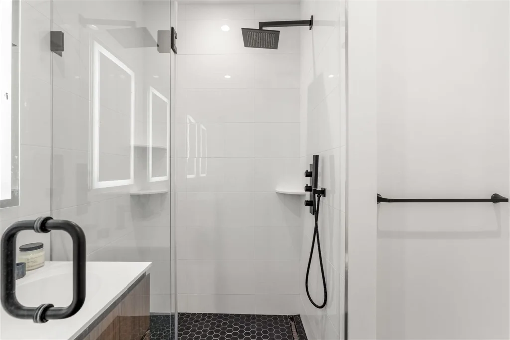 75 W Broadway, South Boston