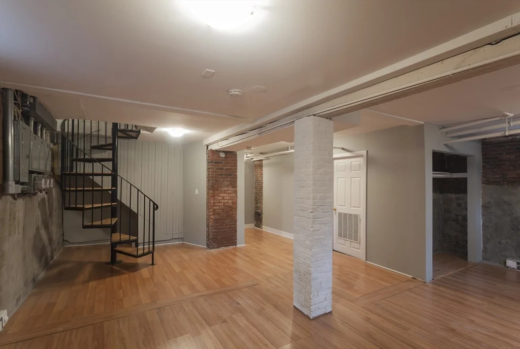 38 Cherry St, Davis Square