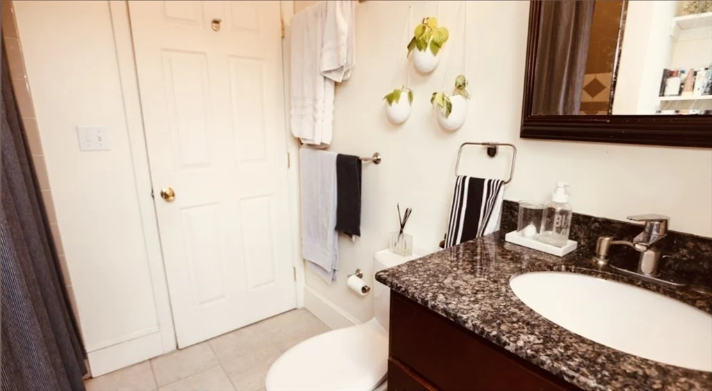 21 Highland Park Ave, Roxbury