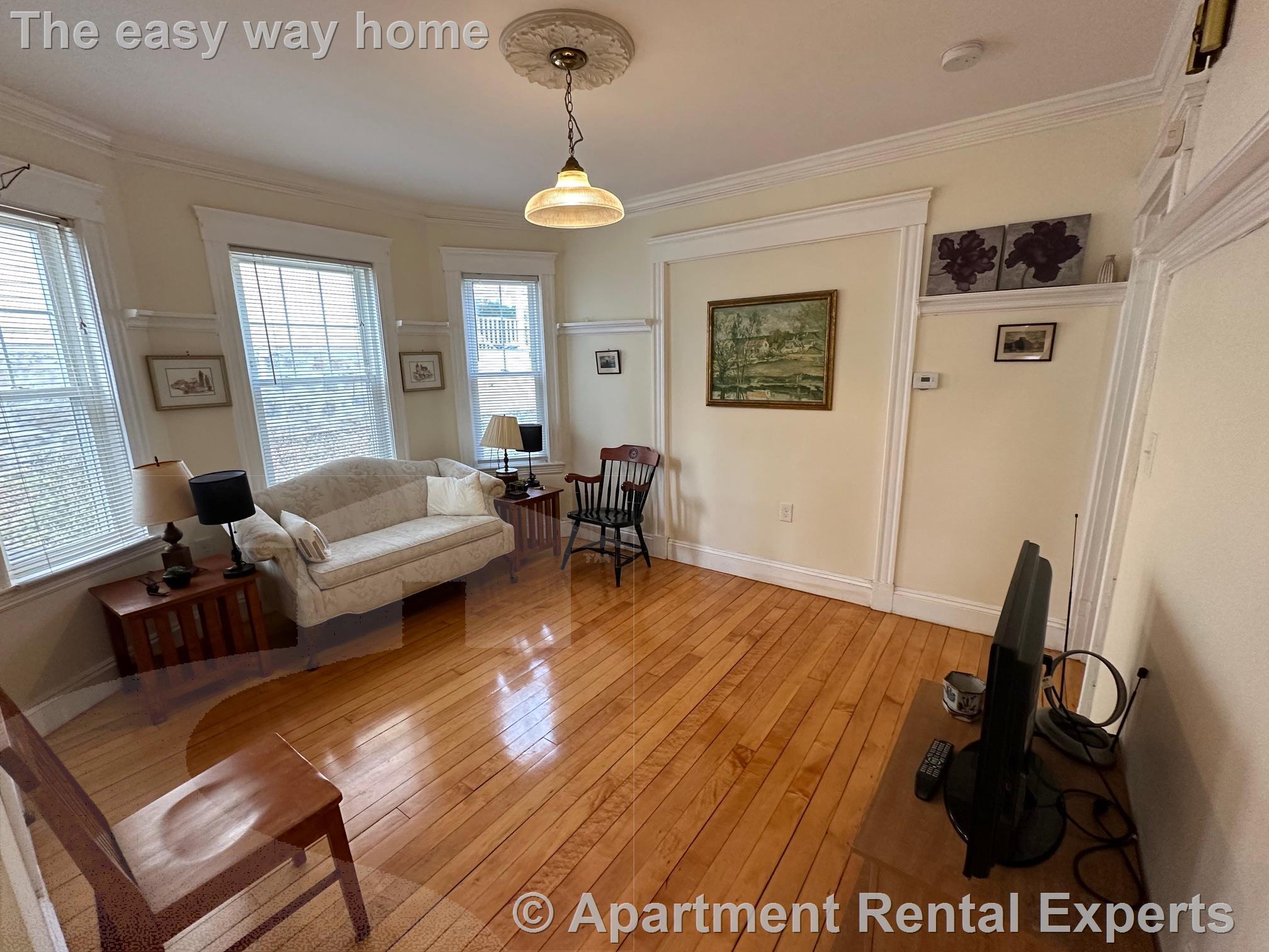 32 Walnut St, Arlington Heights