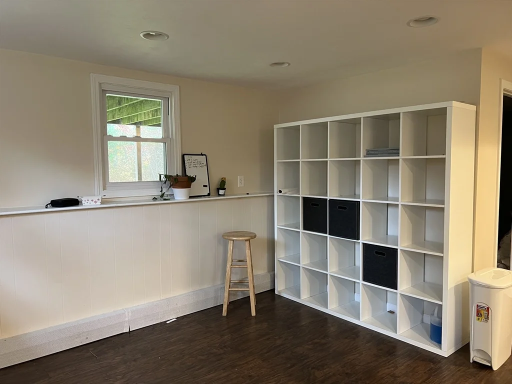 183 Oak St, Raynham