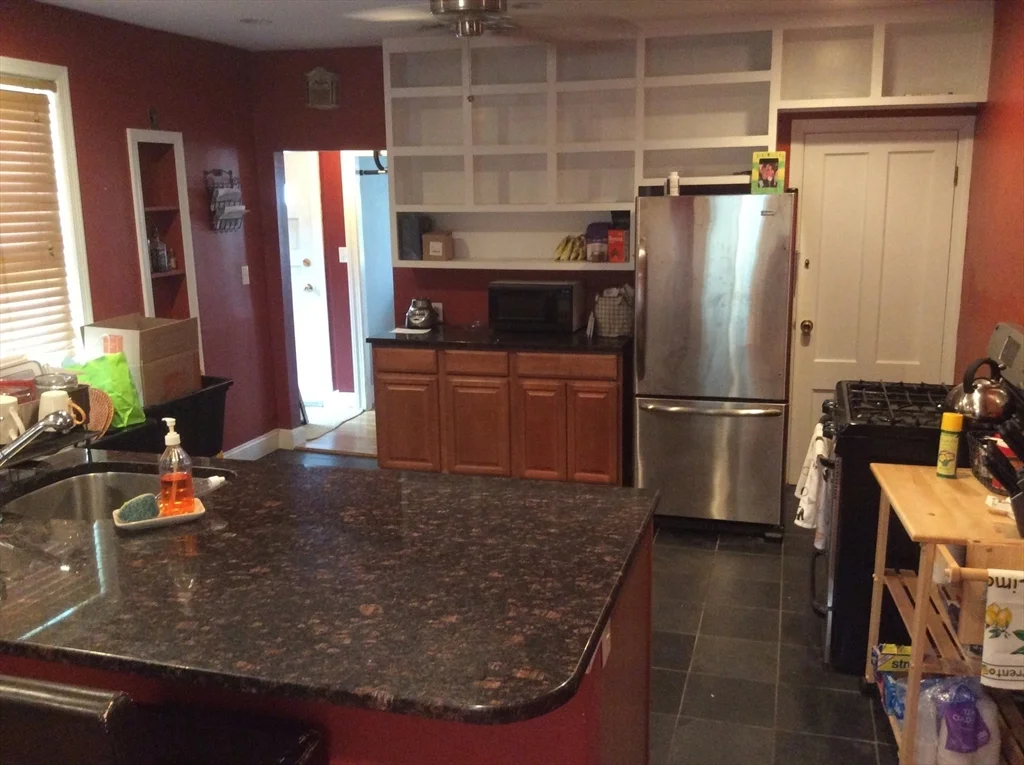 149 Grove St, Waltham