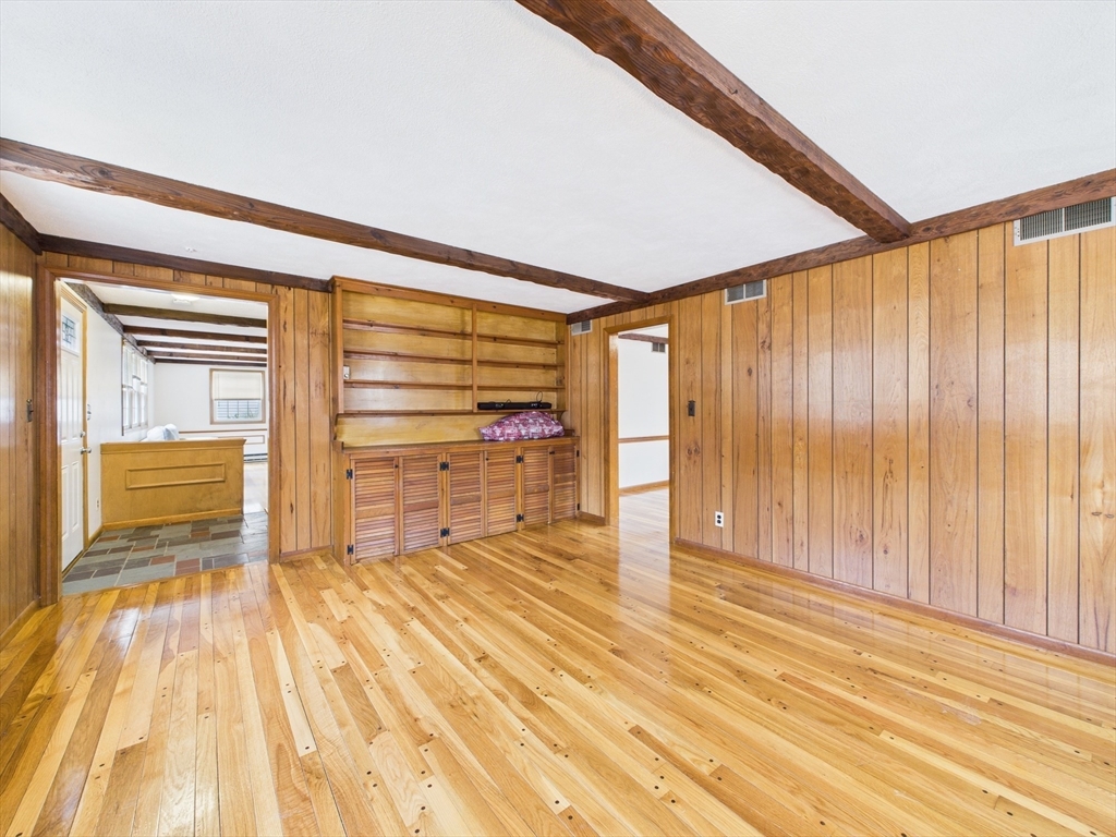 215 Stoney Lea Rd, Precinct One/Upper Dedham