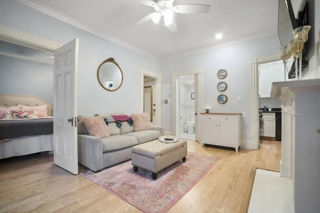 447 Marlborough St, Back Bay
