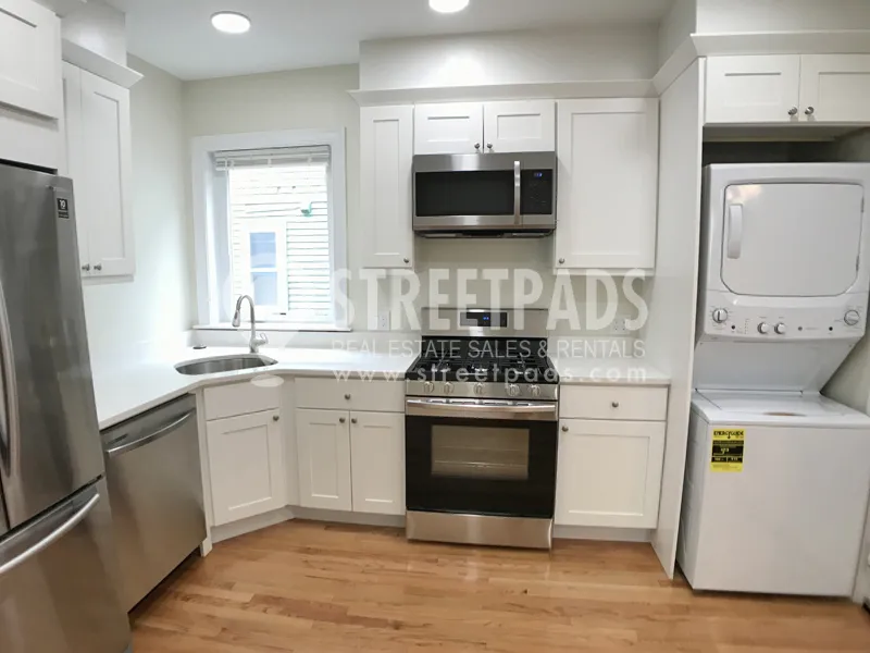 327 Highland Ave, Powder House Square