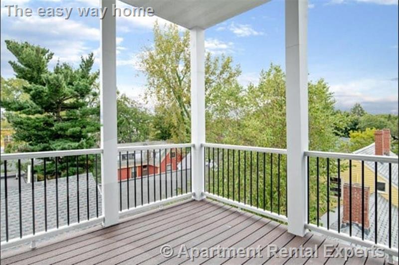 24 Magazine St, Central Square