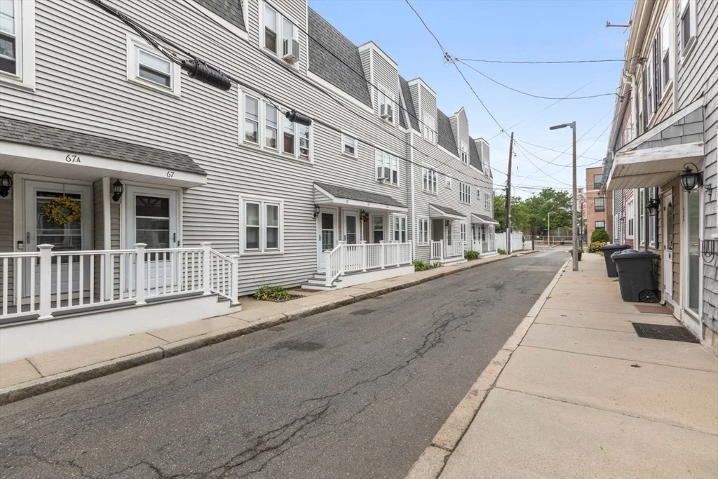 63 Bolton St, South Boston