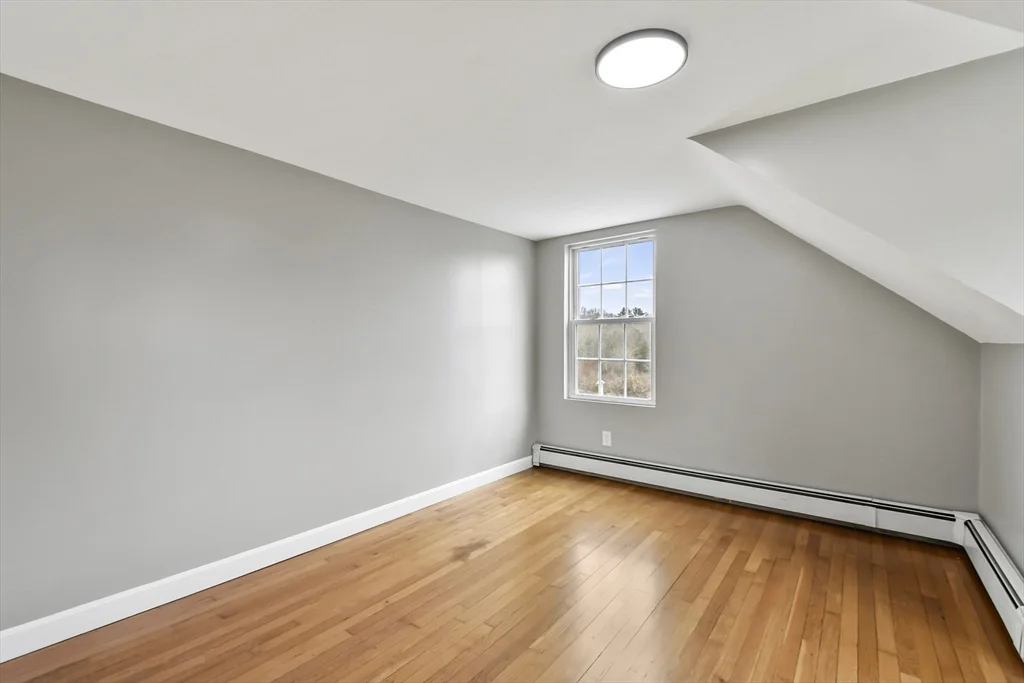 515 Winthrop St, Rehoboth