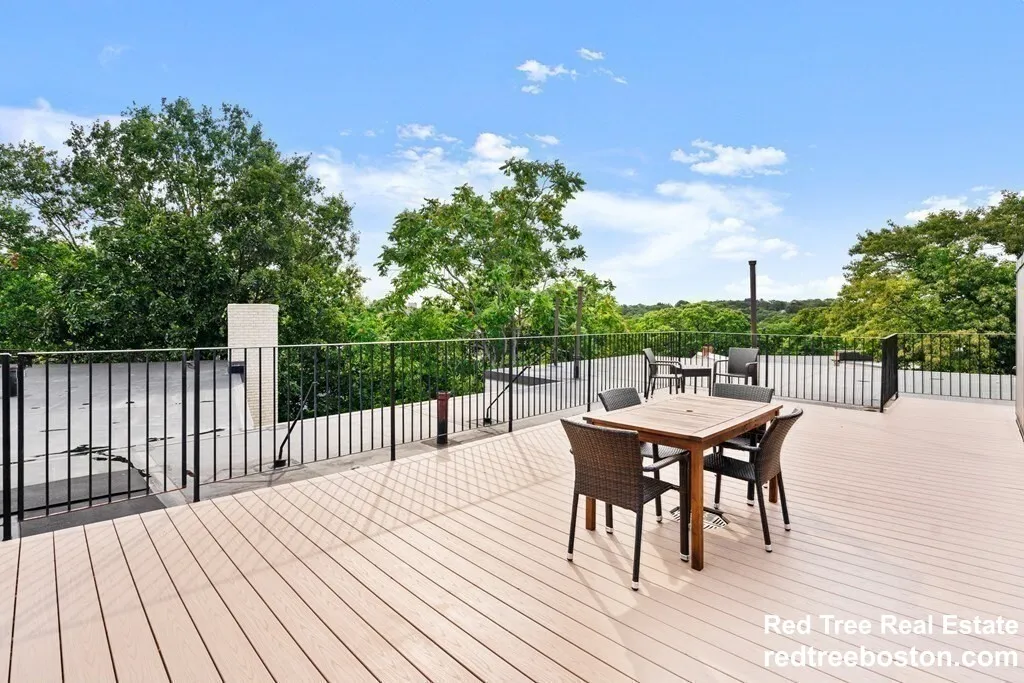 90 Kilsyth Rd, Brighton