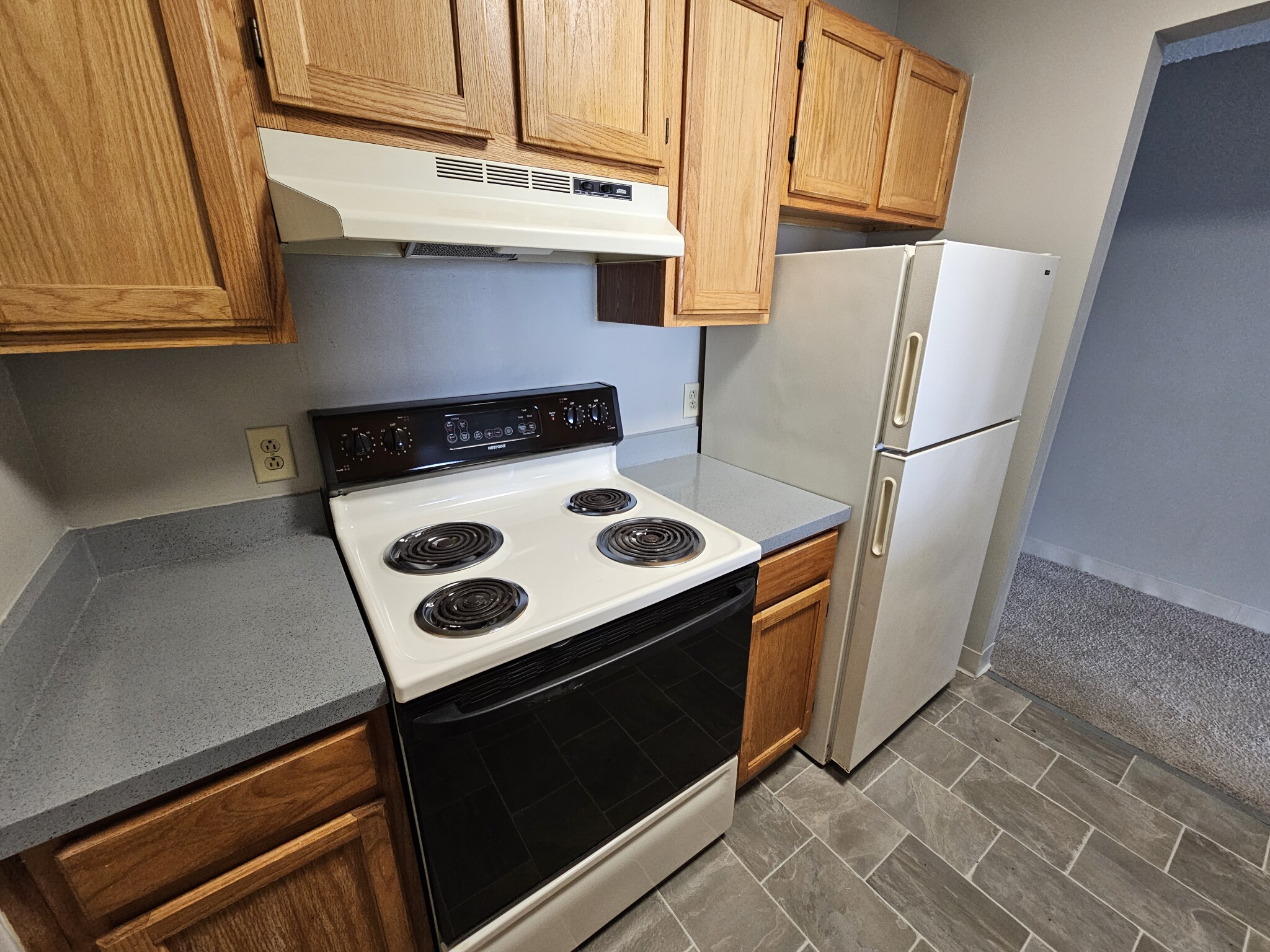 1 South Point Dr, Dorchester