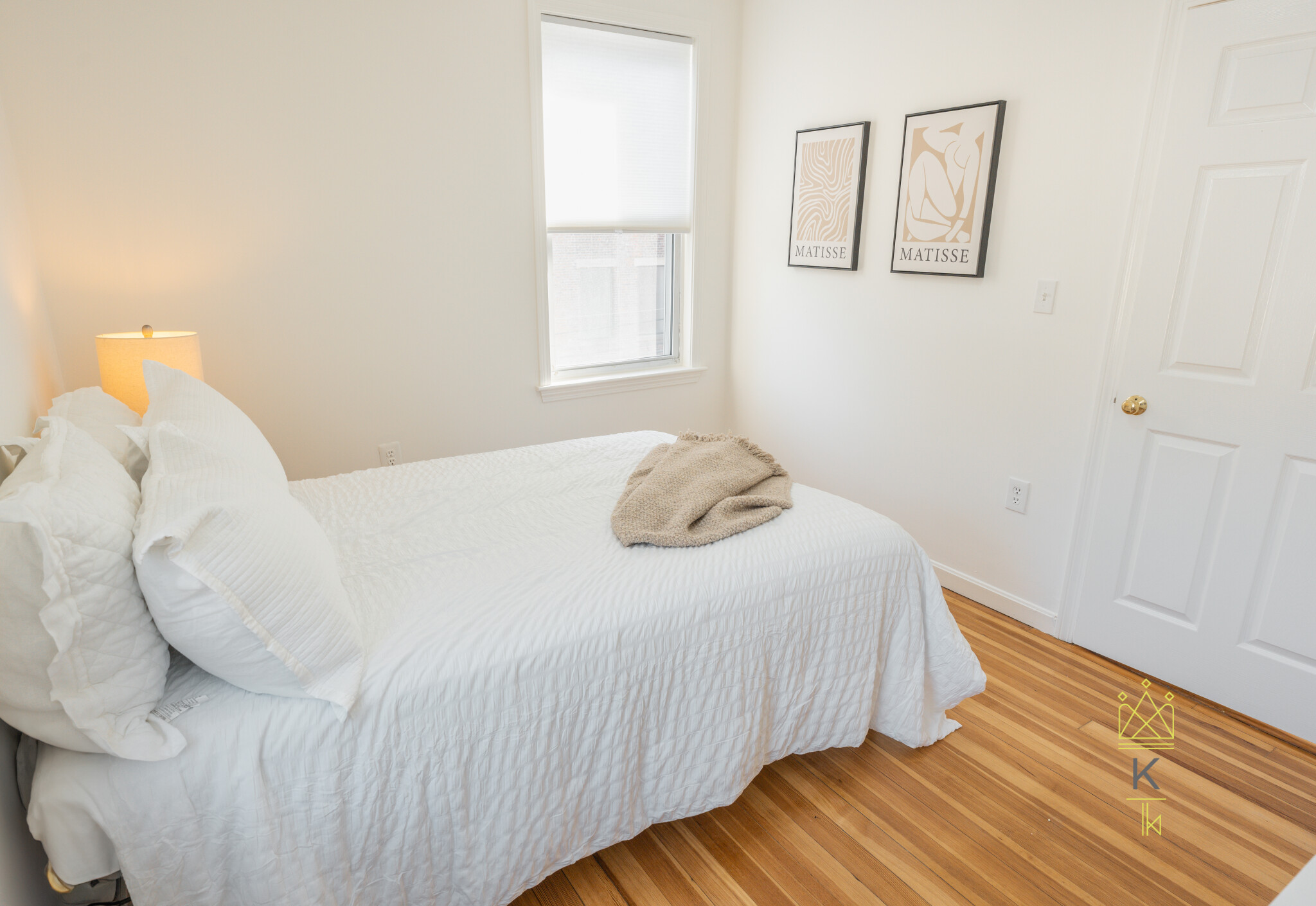 34 White Pl, White Place