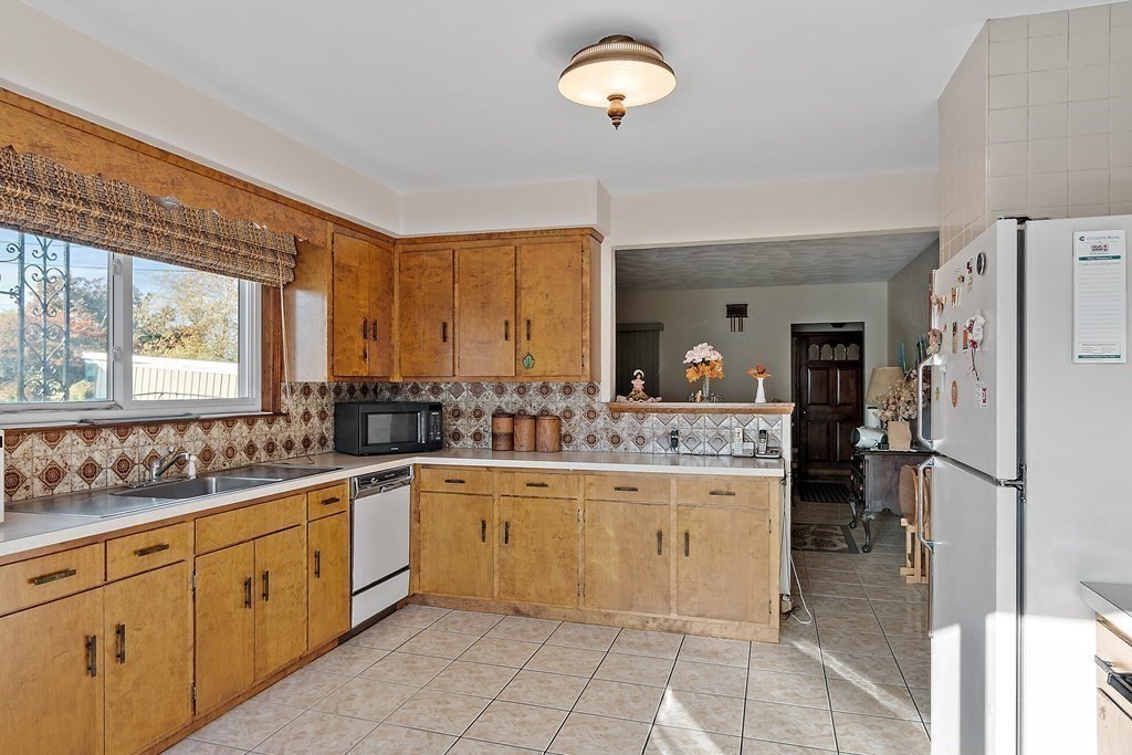 462 American Legion Highway, Revere