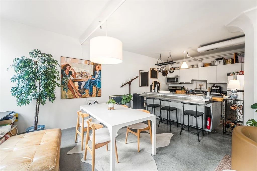 453 Washington St, Midtown