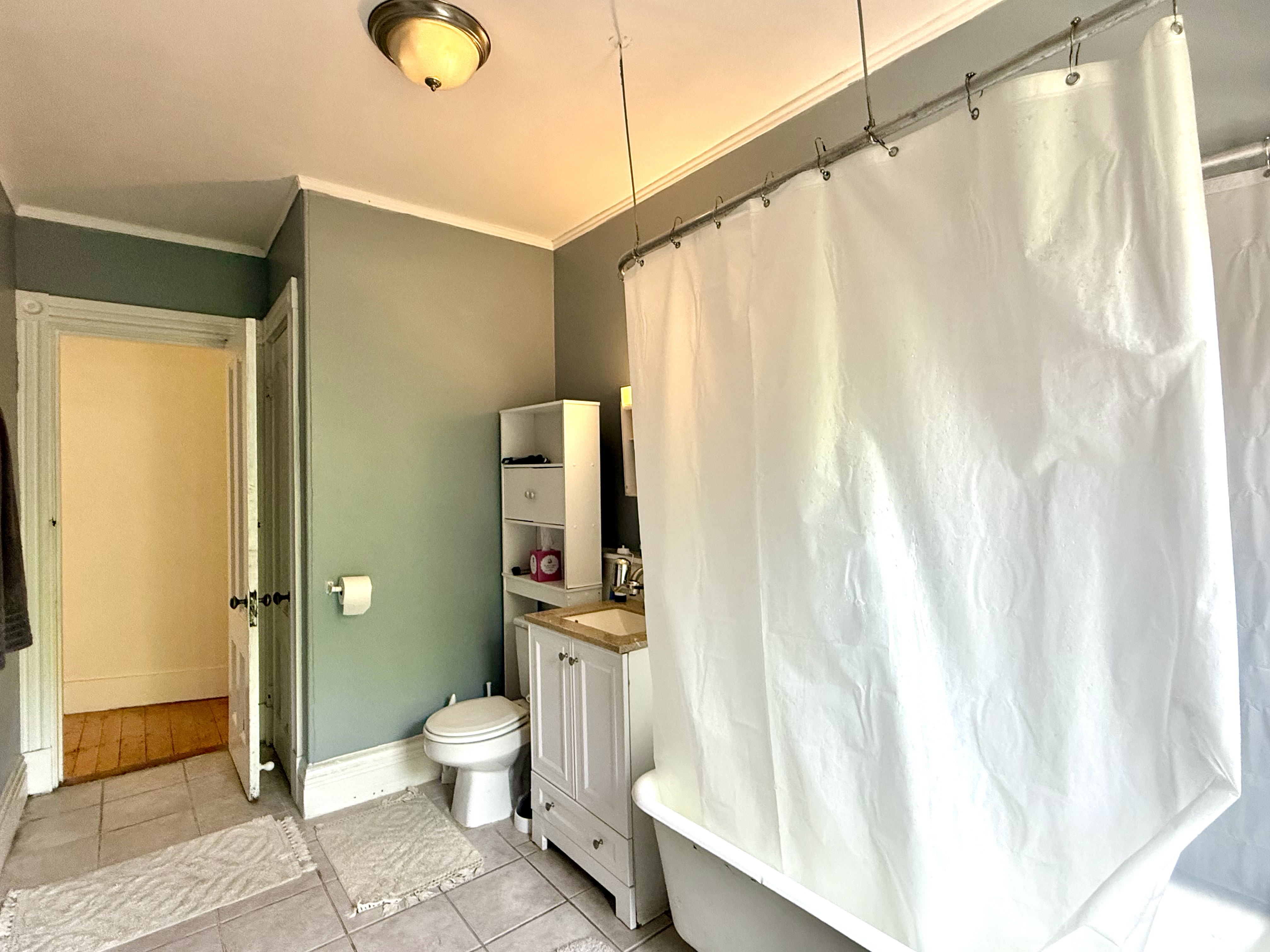 293 Newbury St, Back Bay