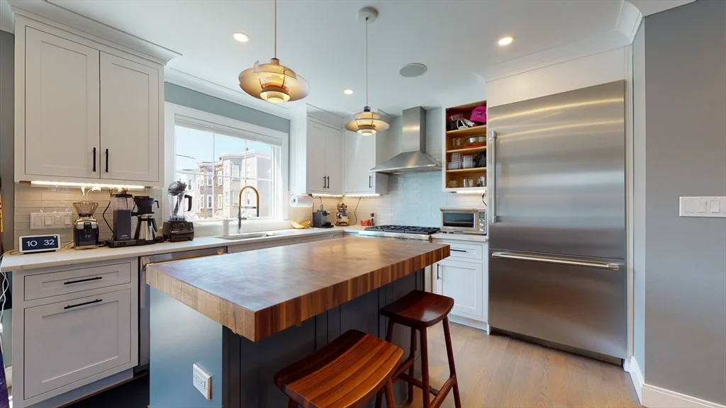 459 E 8th, South Boston