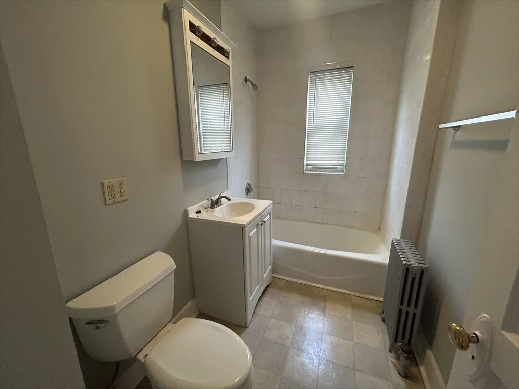 82 Conwell Ave, West Somerville