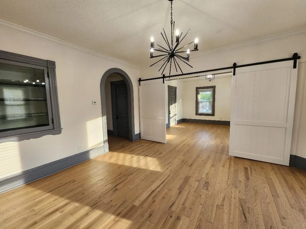 105 E Main St, Orange