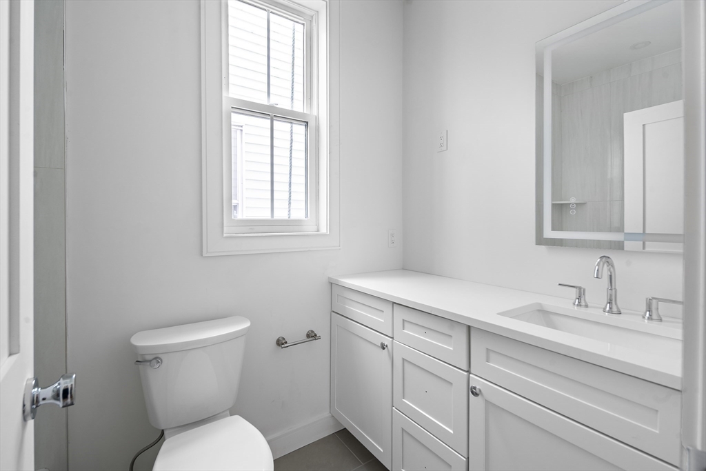 298 Maverick St, East Boston