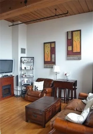 320 W 2nd St, South Boston