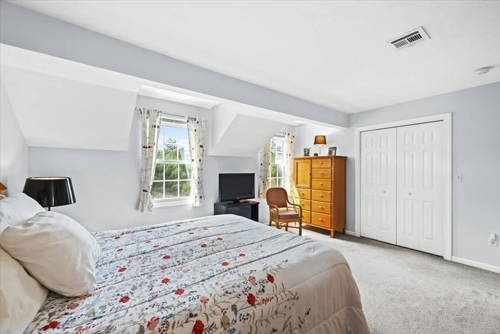 822 Thayer St, Abington