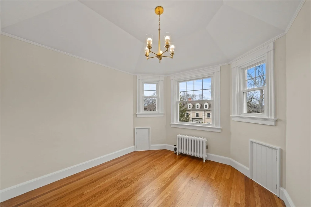60 Powder House Rd, Lawrence Estates