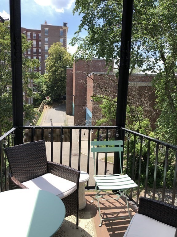 12 James St, North Brookline