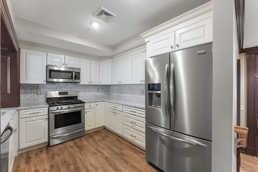 6 Main St Ext, Downtown