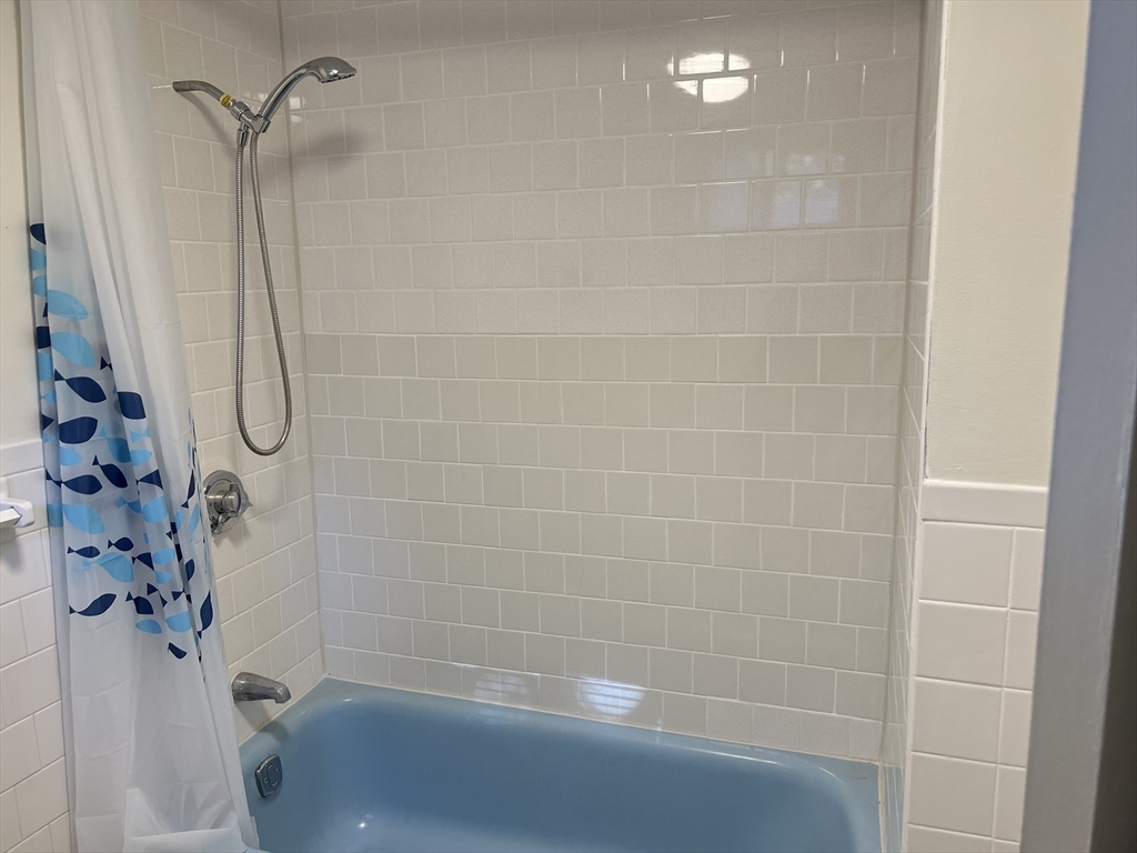 106 Grovers Ave, Winthrop