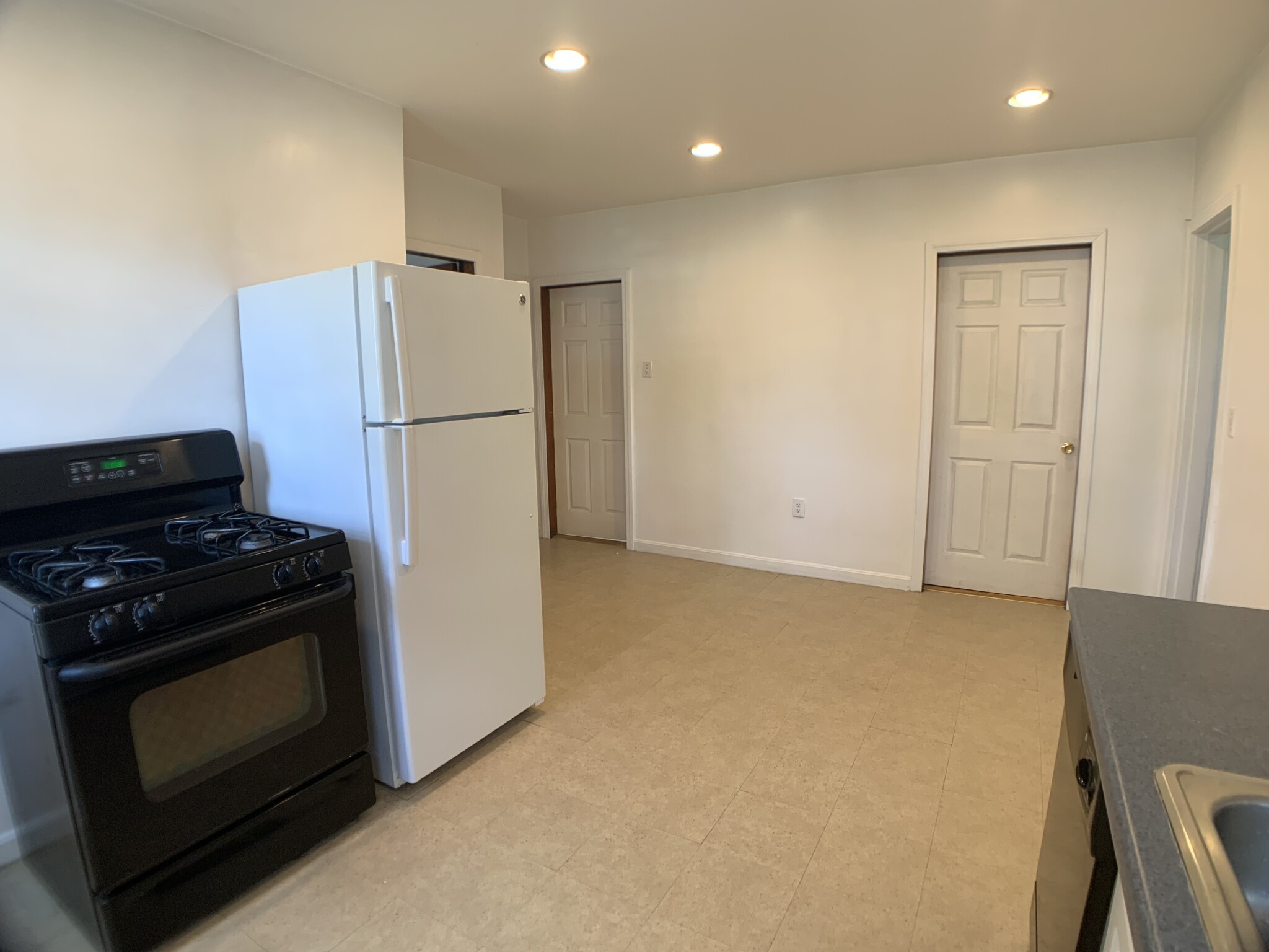 16 Montgomery St, North Cambridge