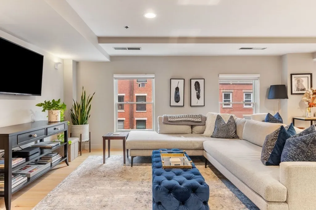 100 Fulton St, North End