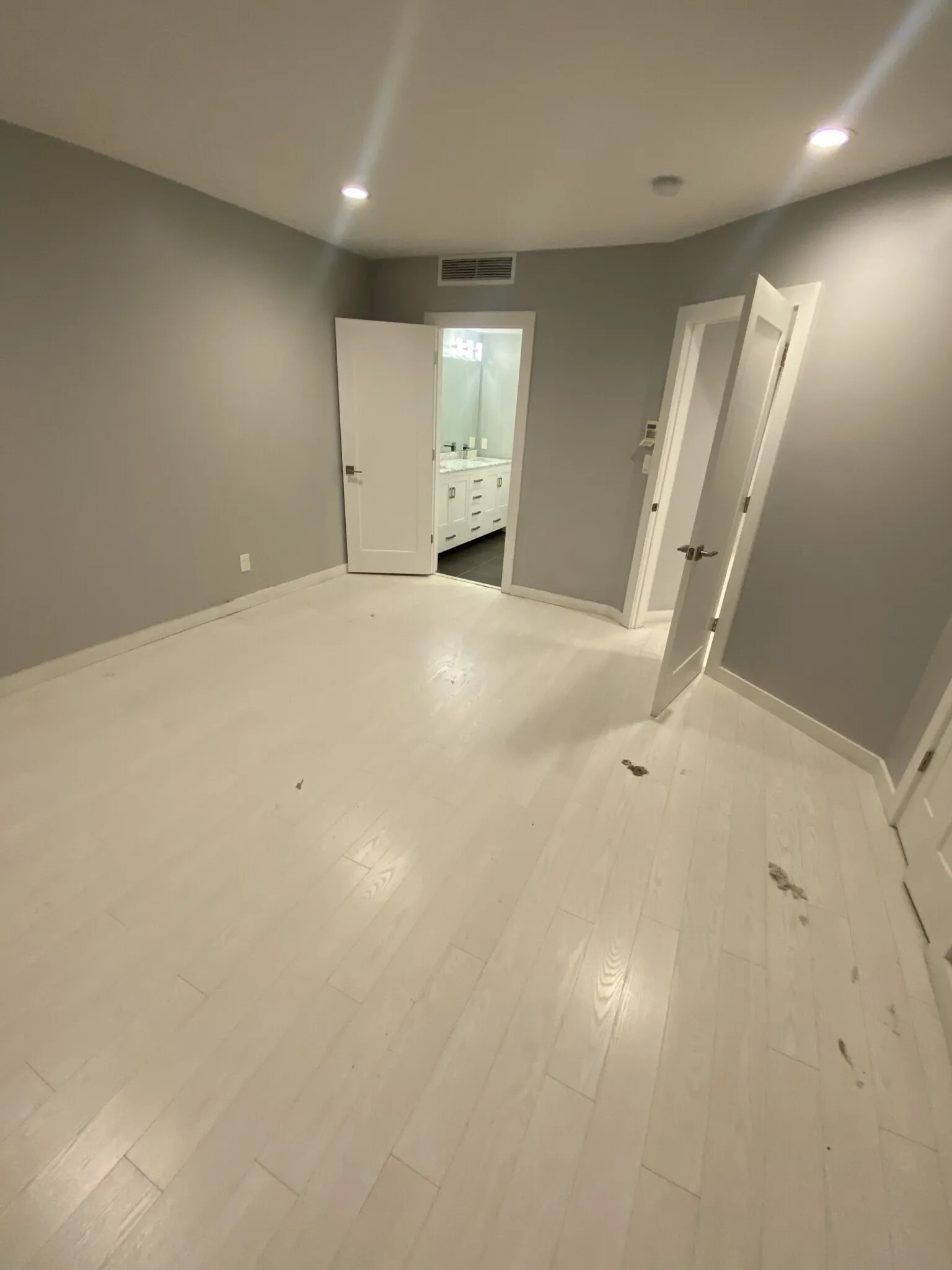 469 Massachusetts Ave, South End