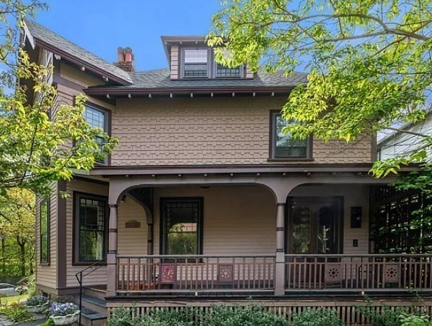 44 High St, Brookline Village