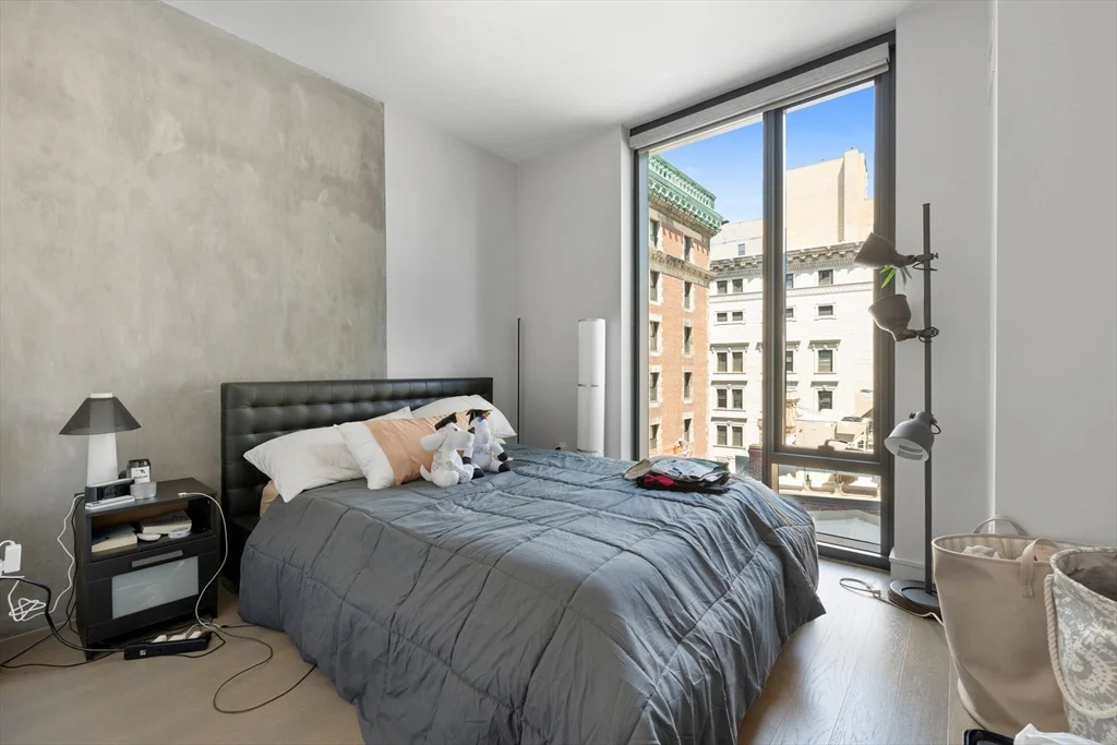 55 Lagrange, Downtown