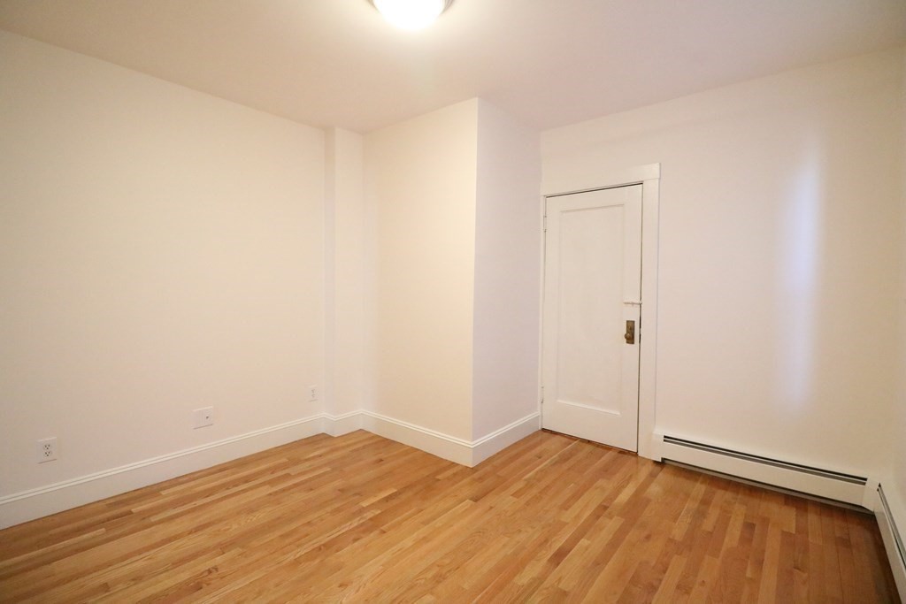 30 Upland Rd, Neighborhood Nine