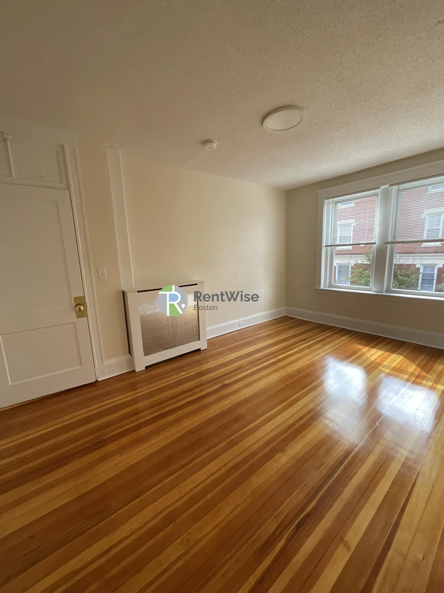 6 Barrows St, Allston