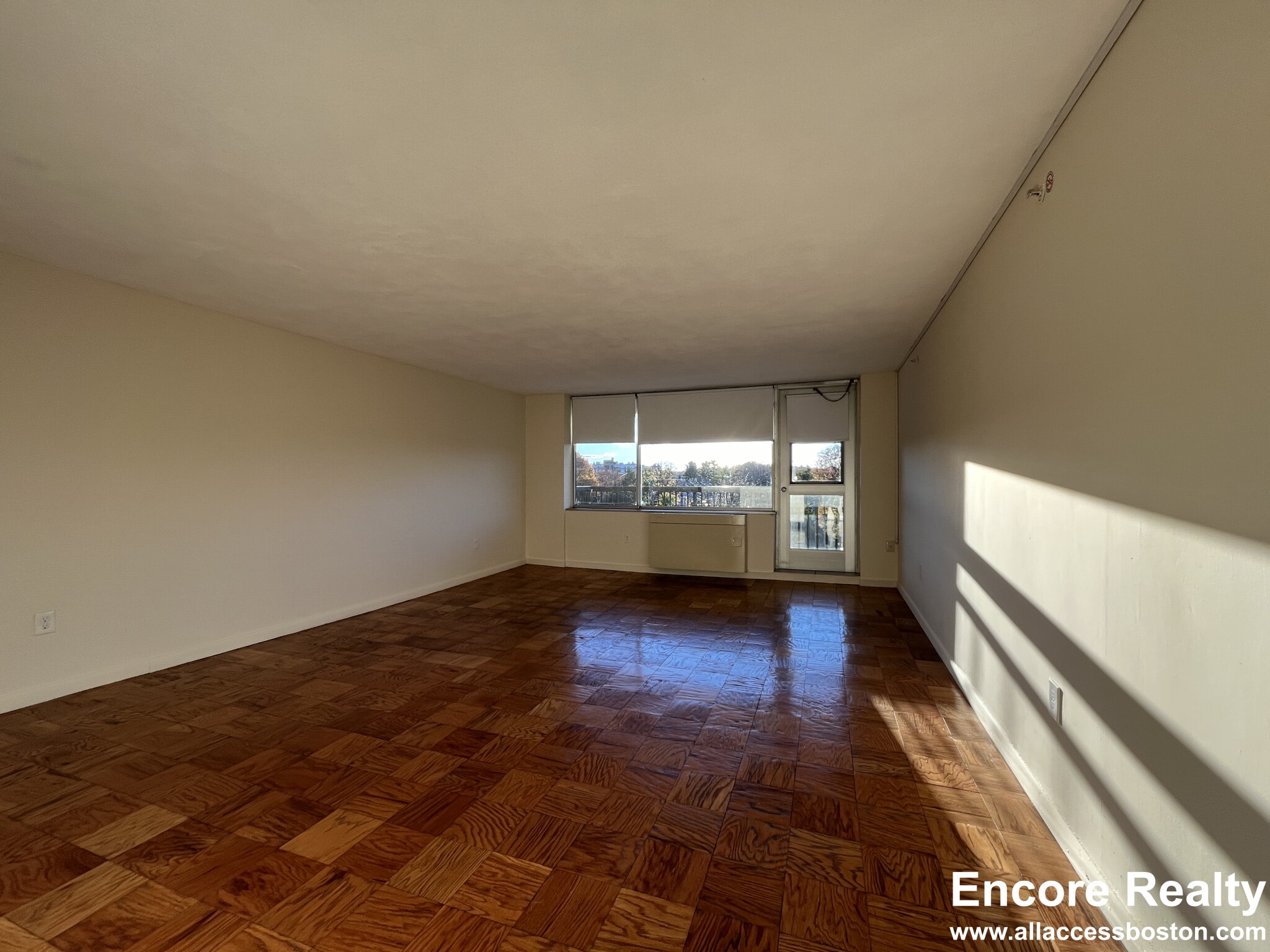 101 Monmouth St, Longwood