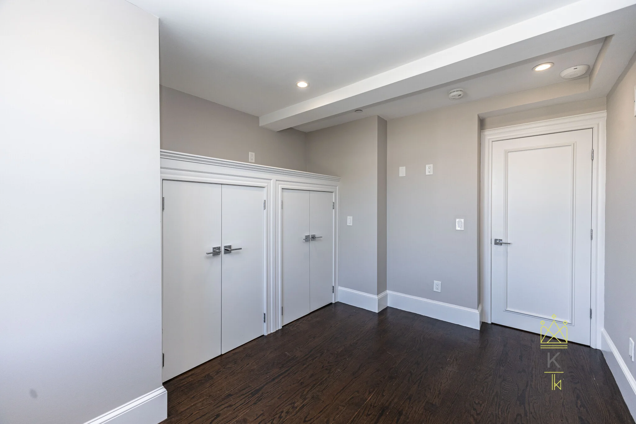 85 Regent St, Roxbury