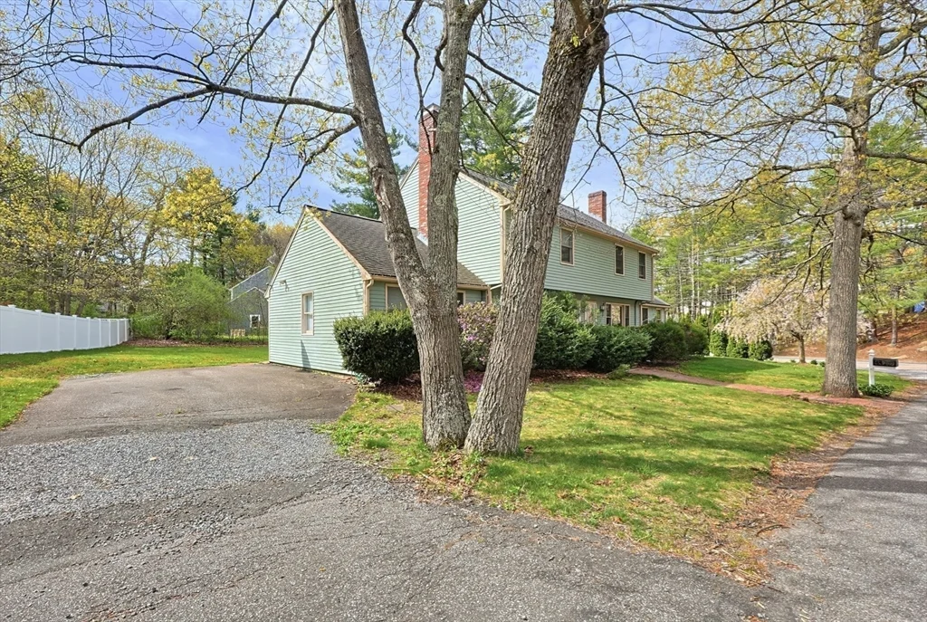 1 West Belcher, Foxboro