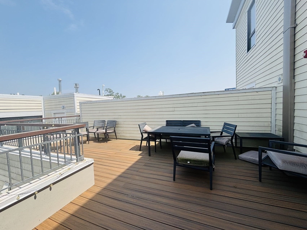 1975 Massachusetts Ave, North Cambridge