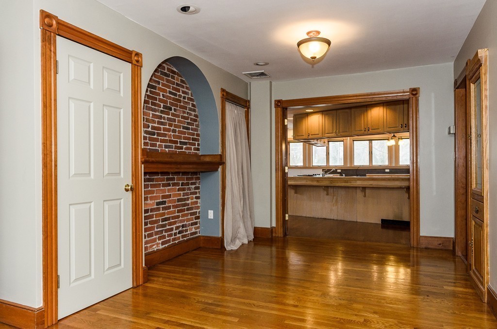 6 Blake Rd, Brookline Hills