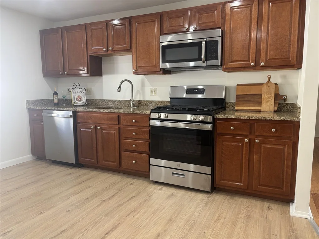 146 Willow St, Waltham