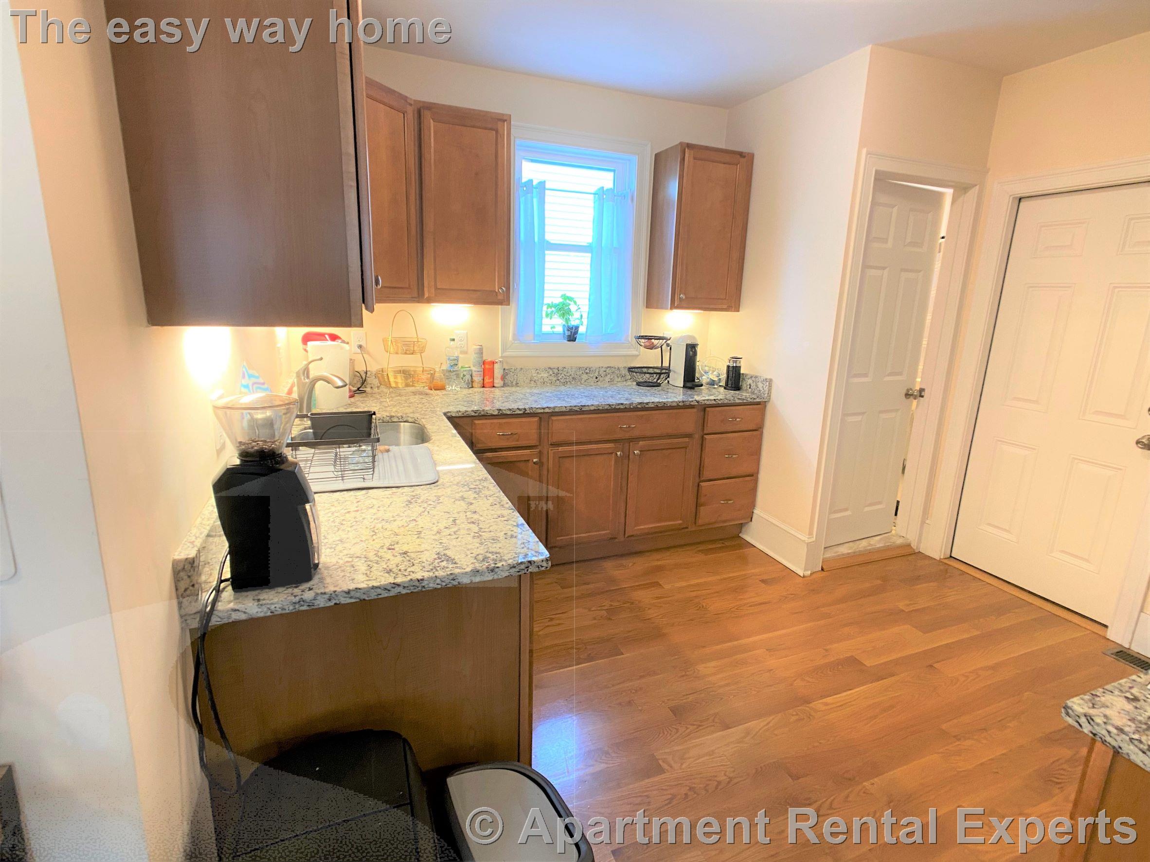 23 Willard Ave, Tufts