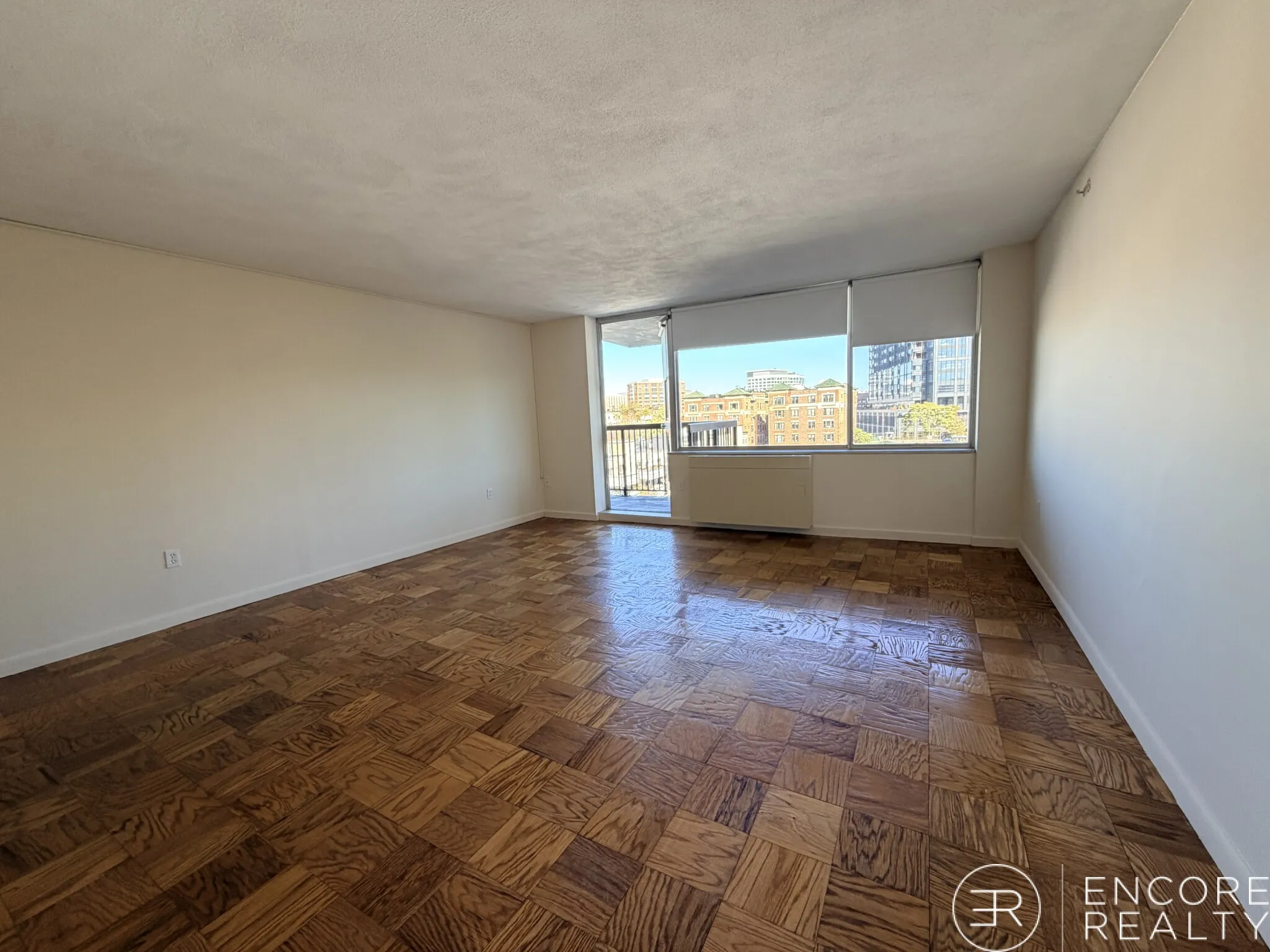 101 Monmouth Ct, Longwood