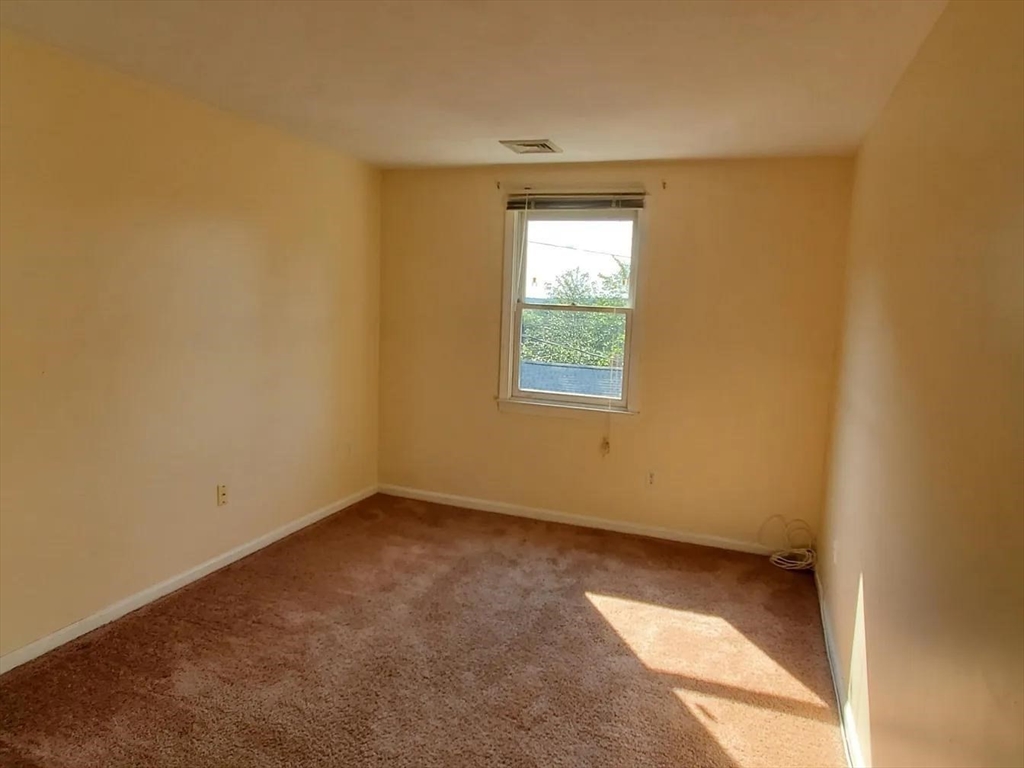 118 Montclair Ave, Waltham