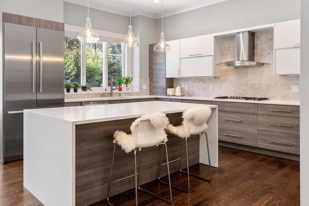 1580 Beacon St, Waban