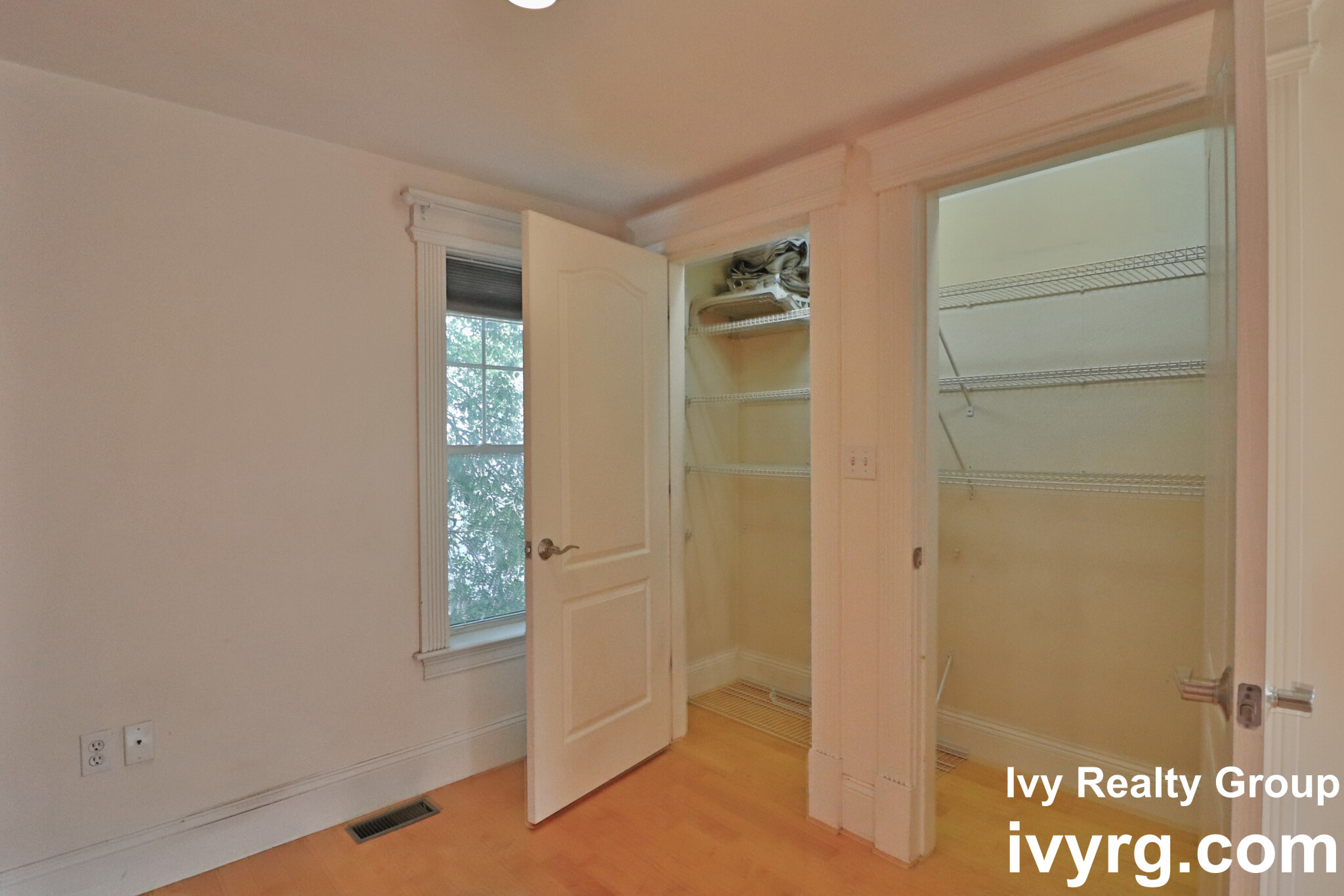 10 Mohawk St, South Boston