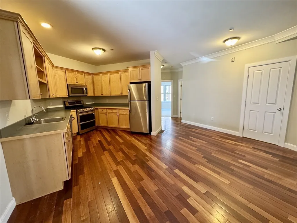 81 Westminster Ave, Roxbury