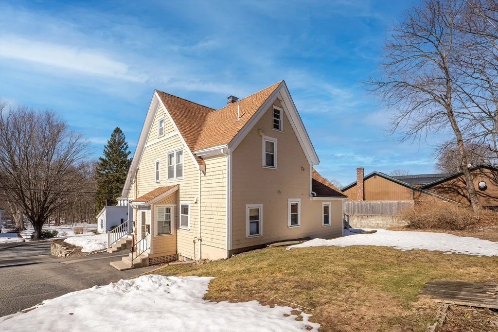 39 Frairy St, Medfield